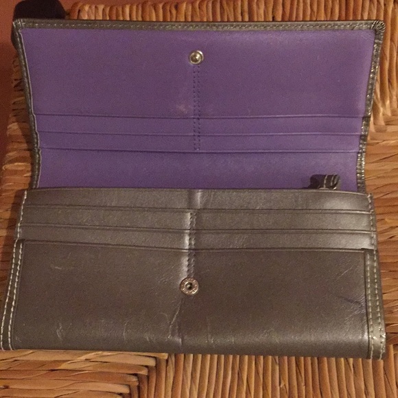 Coach wallet- hardly used! - Picture 4 of 5